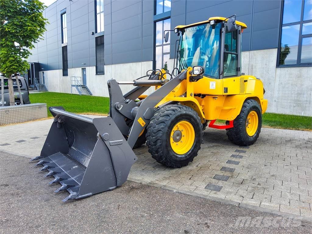 Volvo L 30G Minigraafmachines < 7t