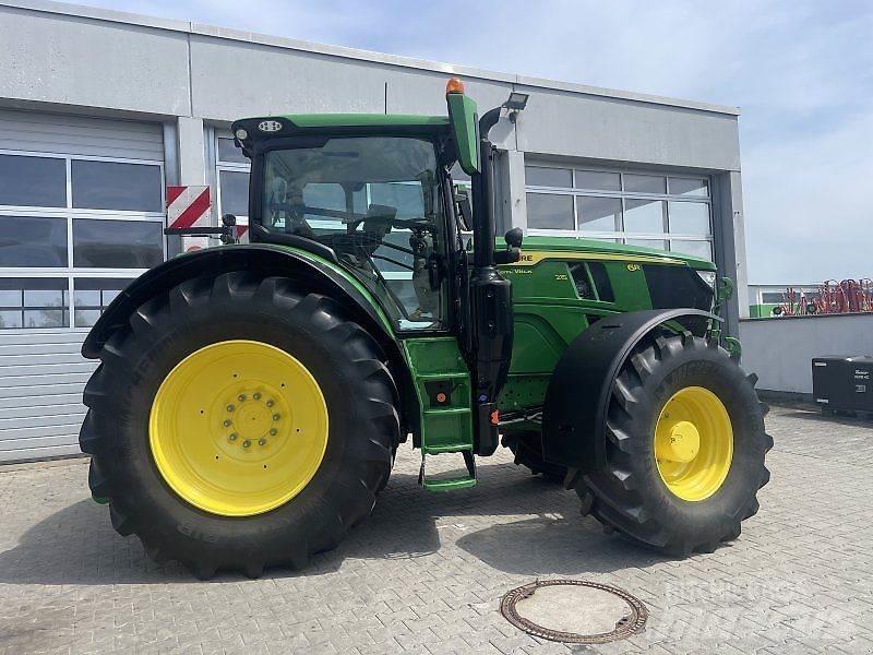 John Deere 6R 215 Tractoren