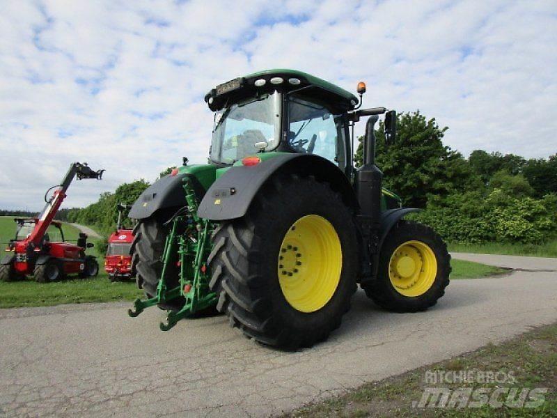 John Deere 7250R Tractoren