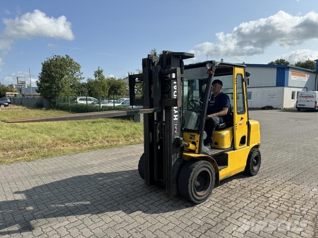 Hyundai 33D-7E Diesel heftrucks
