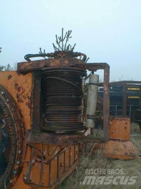 Liebherr hydr. spil - 2 stk. Takels, lieren en materiaalliften