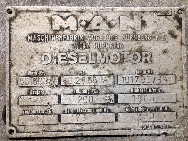 MAN D2858M V8 motor Motoren