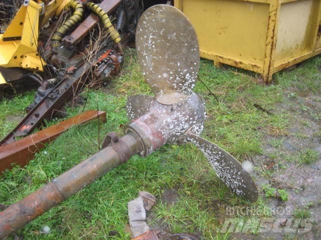  Propel ex. Bonille HM32 Werkboten en pontons
