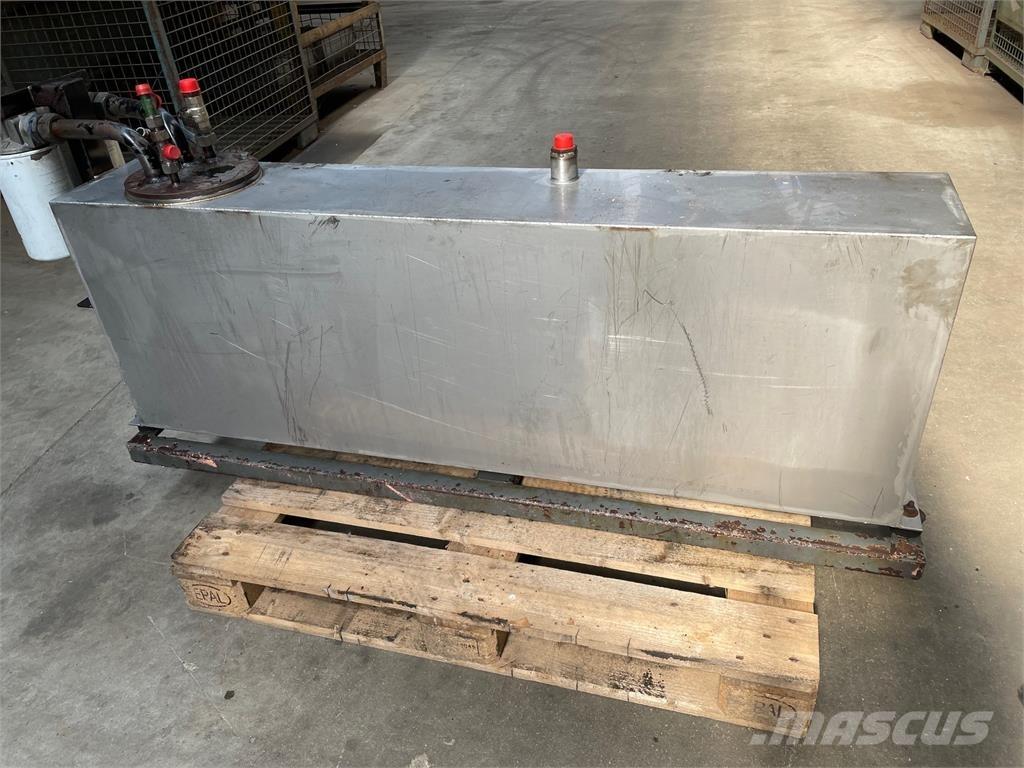  Tank, rustfri - ca. 200 Ltr. Overige componenten