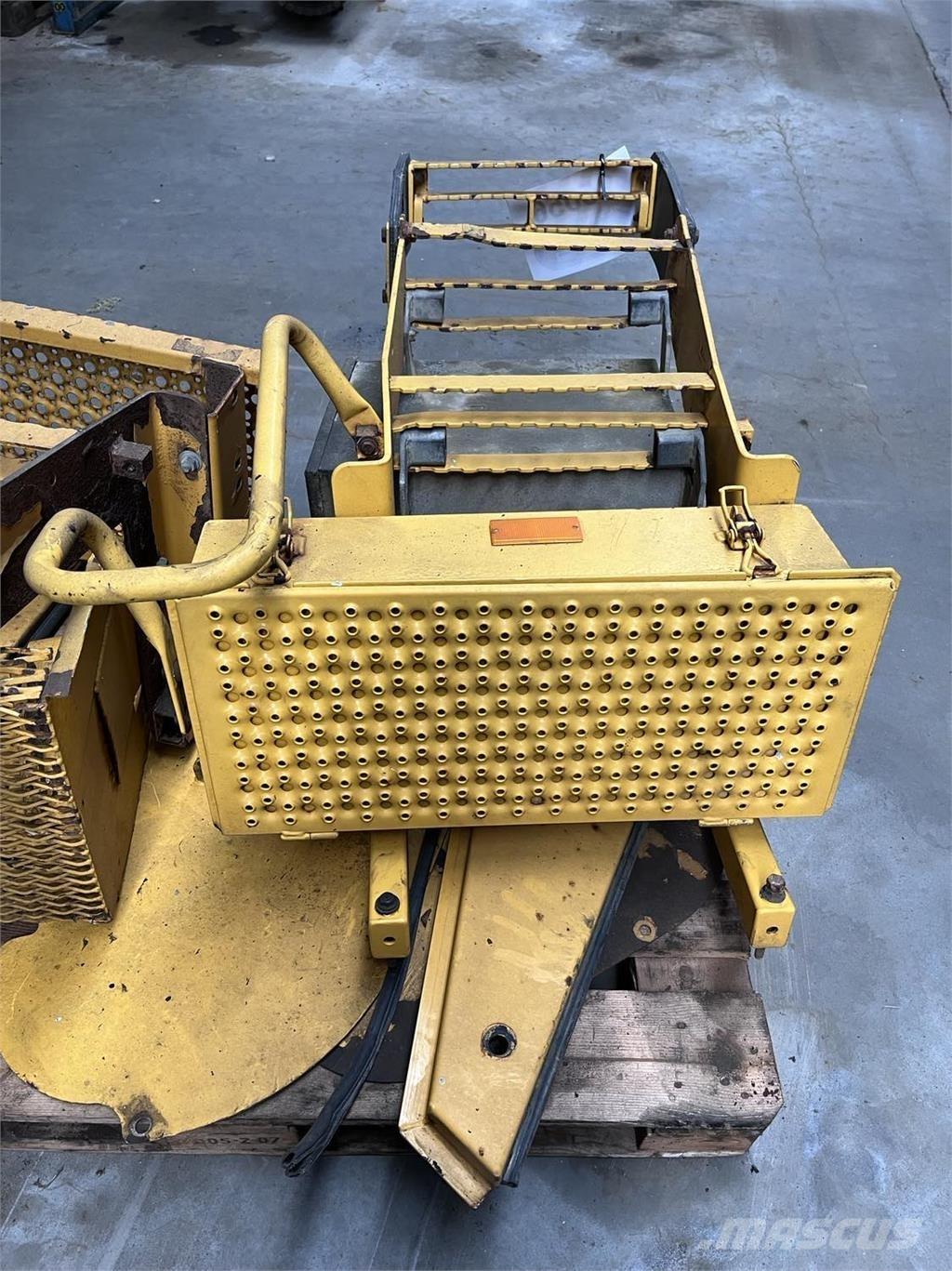  Trappe, Volvo L90E Overige componenten