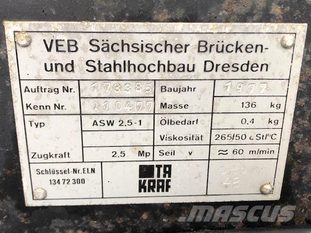 VEB spil - 2,5 T - 2 stk. Takels, lieren en materiaalliften
