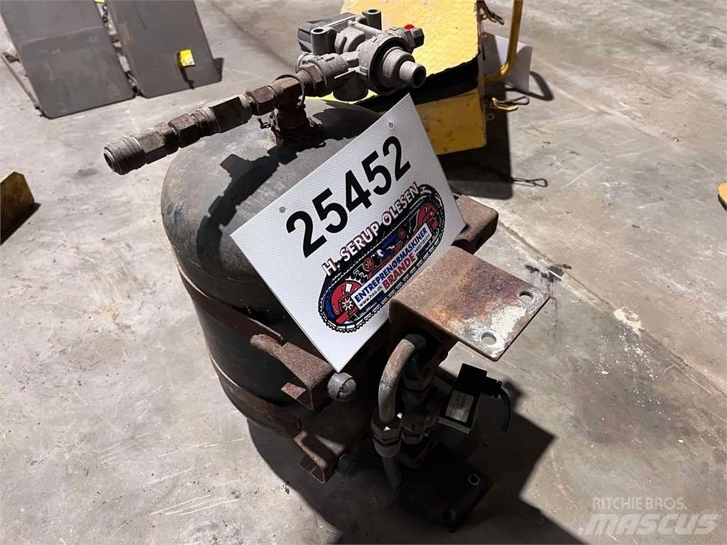 Volvo L120F lufttank Overige componenten