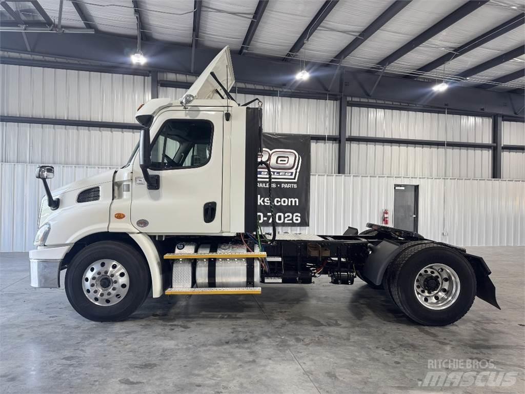 Freightliner CA113 Trekkers