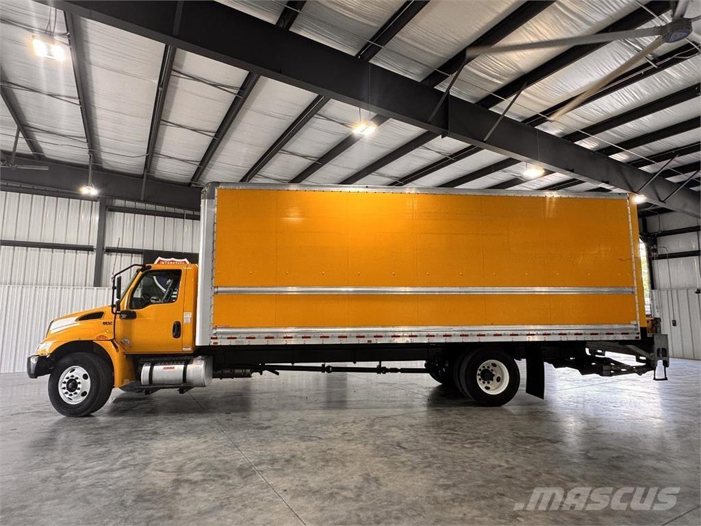 International MV607 Bakwagens met gesloten opbouw