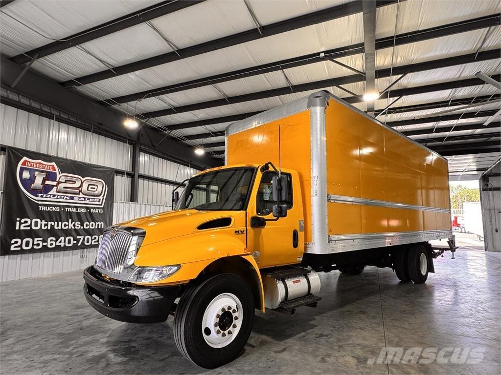 International MV607 Bakwagens met gesloten opbouw