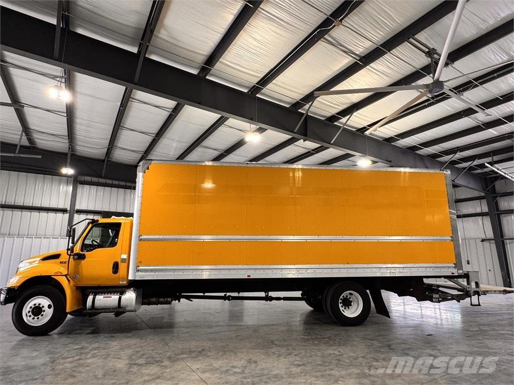 International MV607 Bakwagens met gesloten opbouw