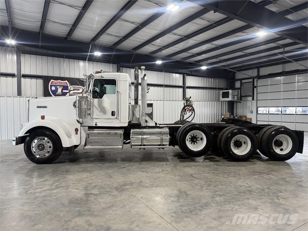 Kenworth W900 Trekkers