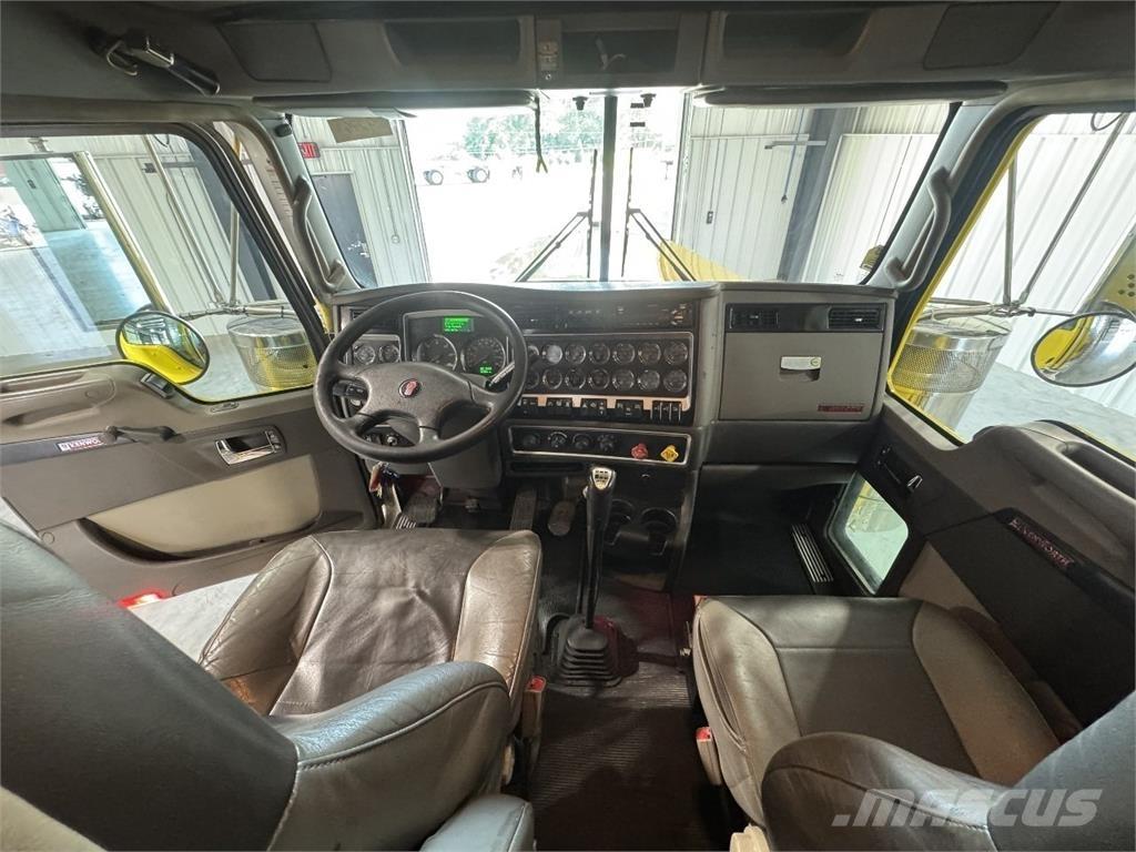 Kenworth W900L Trekkers