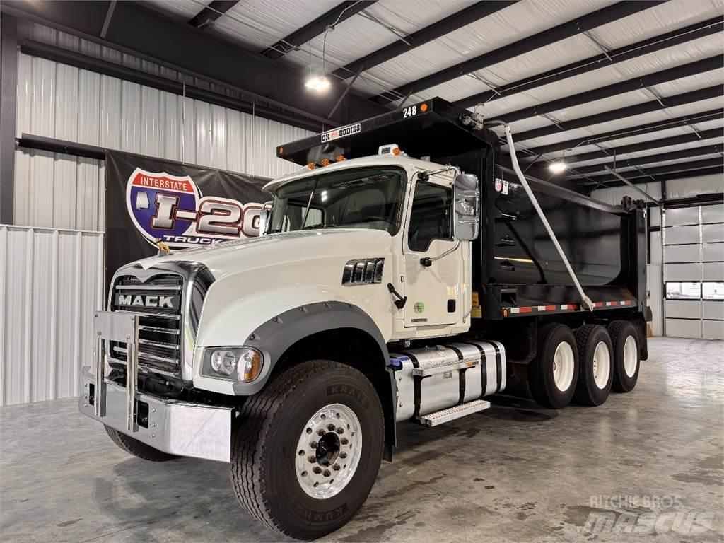 Mack GR64F Gold Dog Kipper