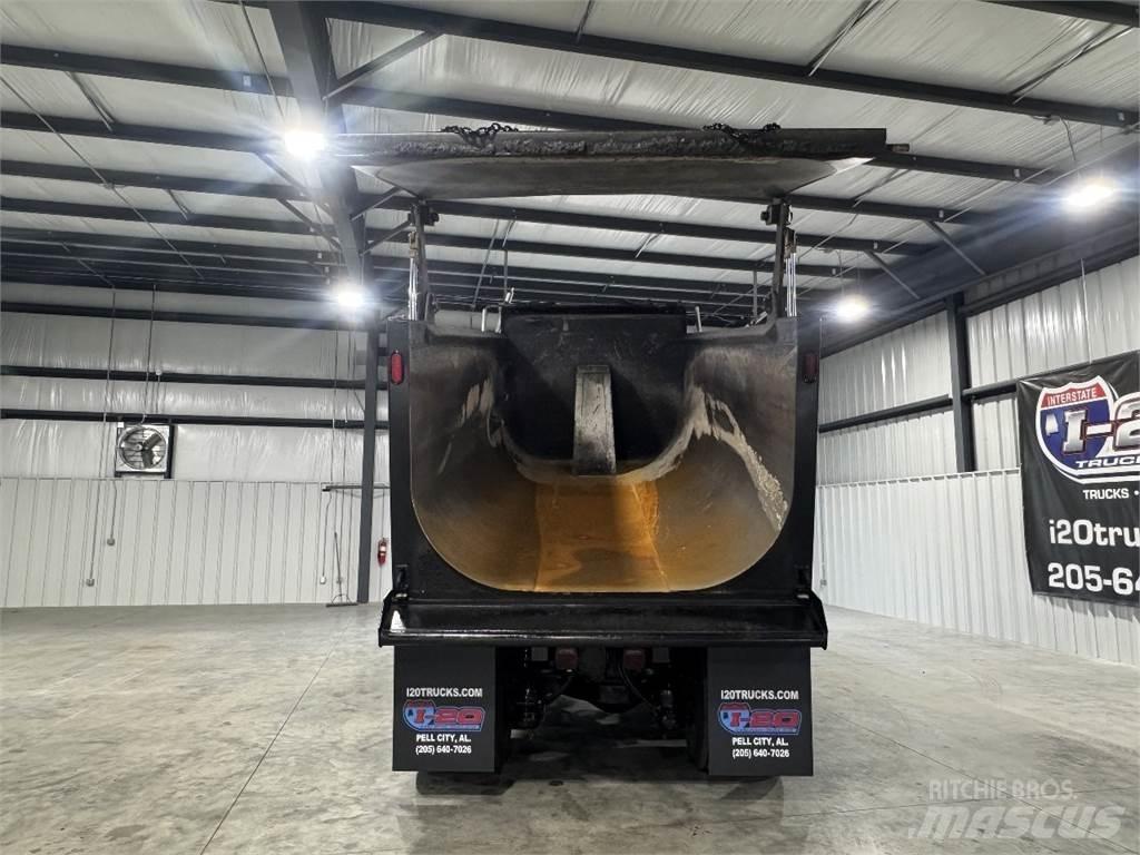 Mack GR64F Gold Dog Kipper