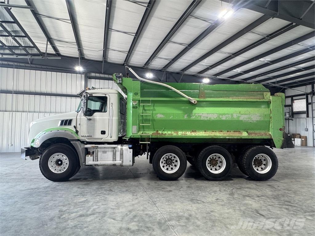 Mack Granite Kipper