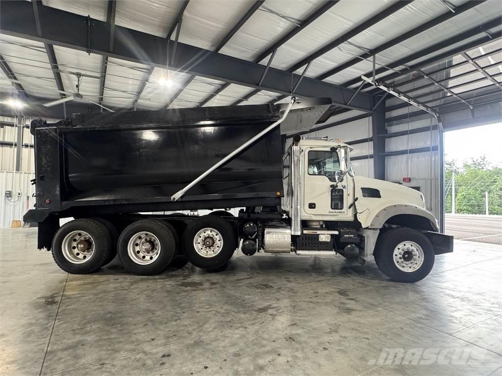 Mack GU713 Kipper