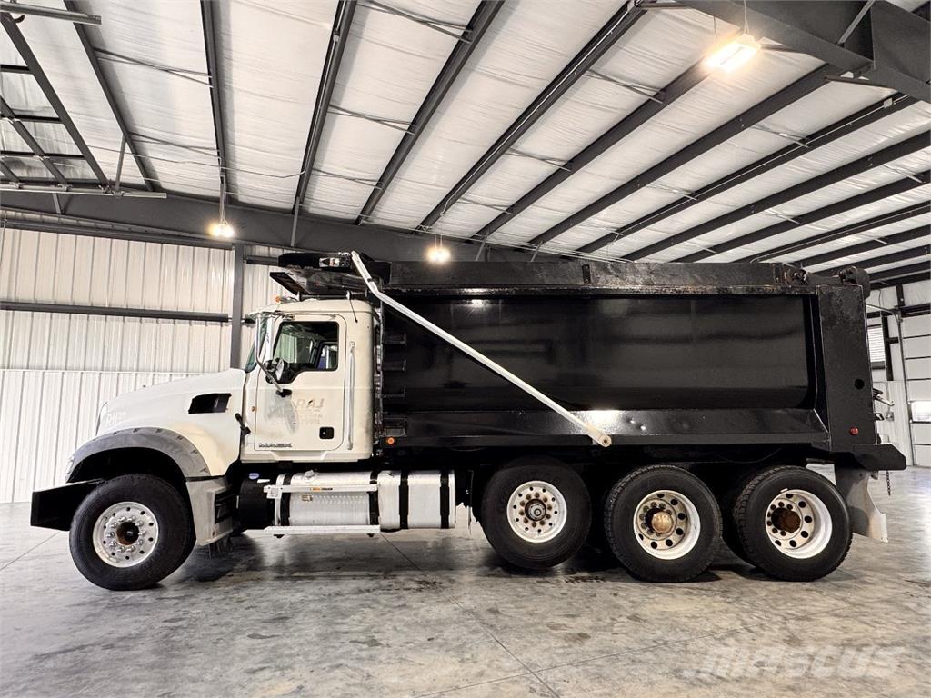 Mack GU713 Kipper