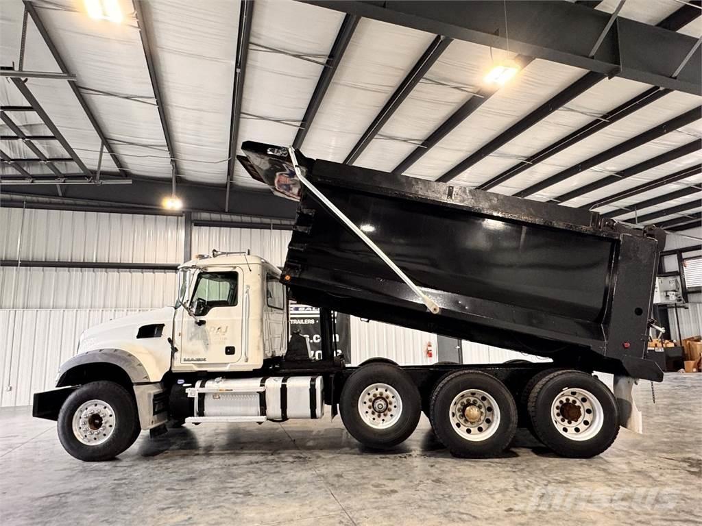Mack GU713 Kipper