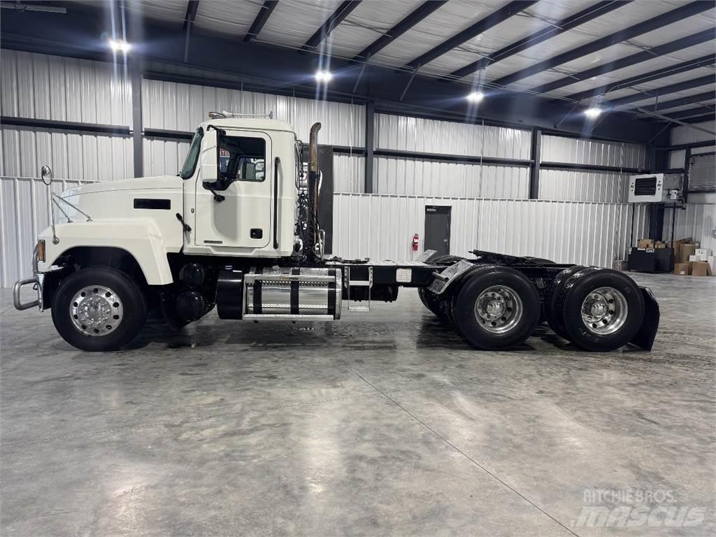Mack Pinnacle Trekkers