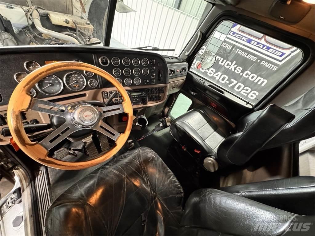Peterbilt 389 Trekkers