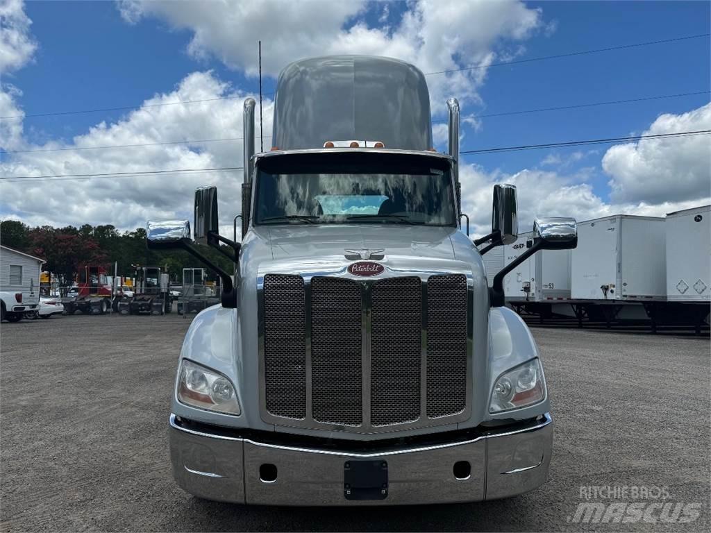 Peterbilt 579 Trekkers