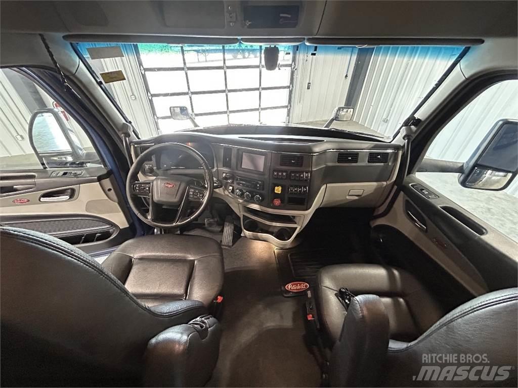 Peterbilt 579 Trekkers