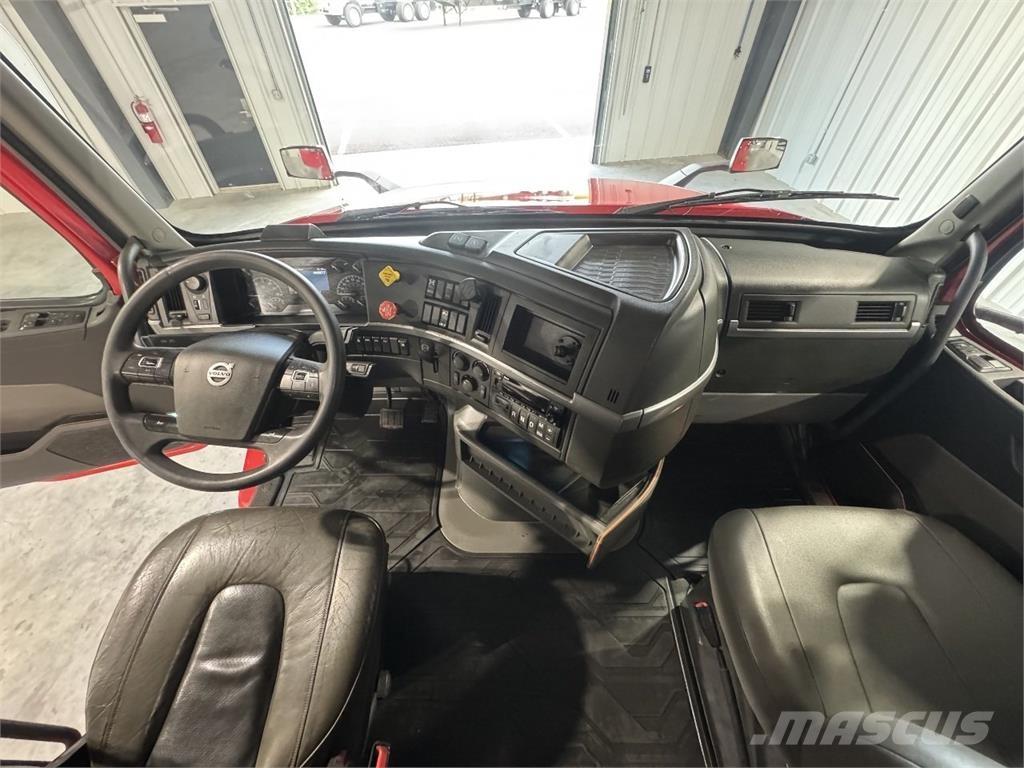 Volvo VNL64T740 Trekkers