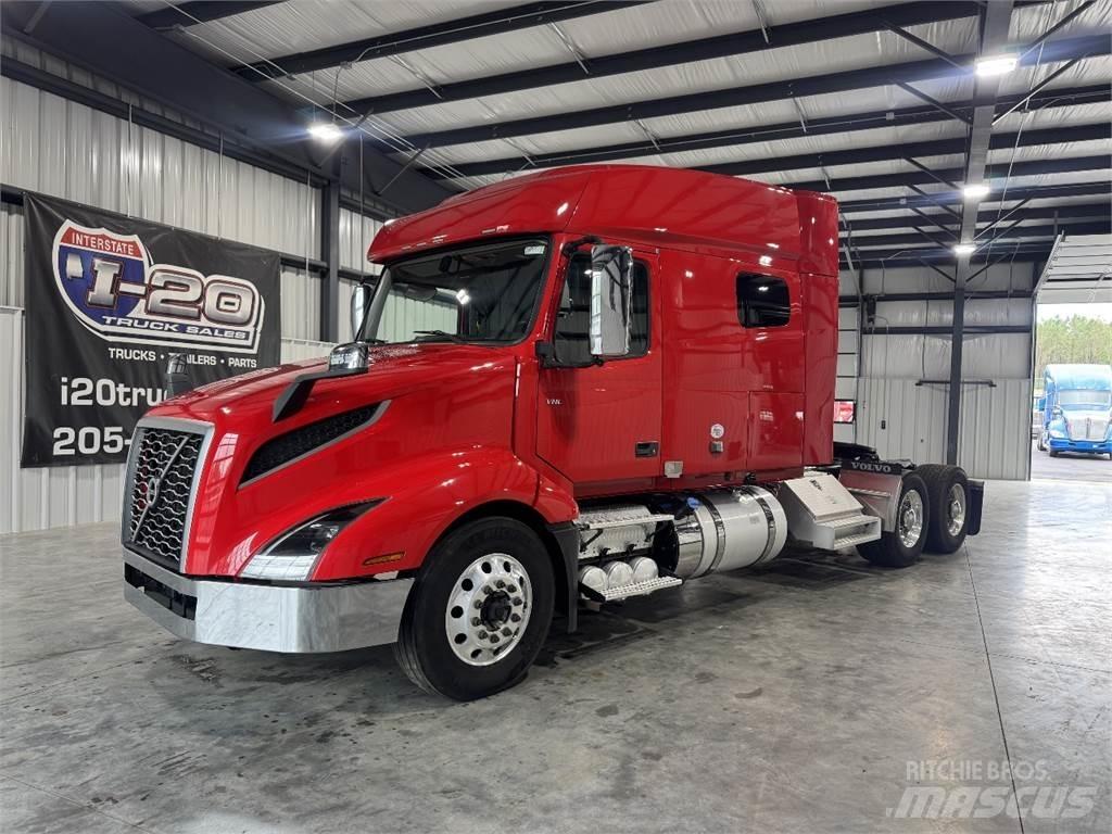 Volvo VNL64T740 Trekkers