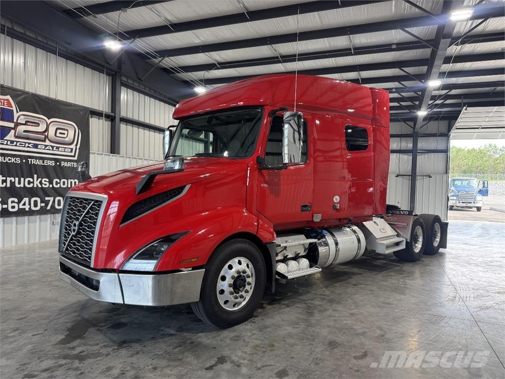 Volvo VNL64T740 Trekkers
