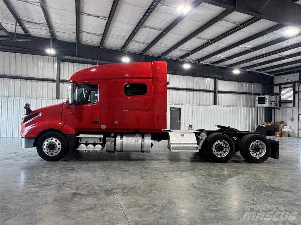 Volvo VNL740 Trekkers