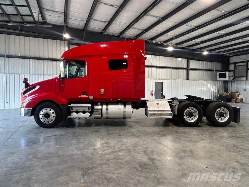 Volvo VNL740 Trekkers
