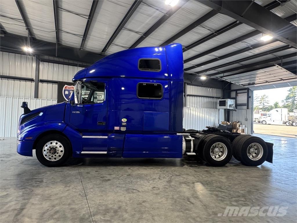 Volvo VNL860 Trekkers