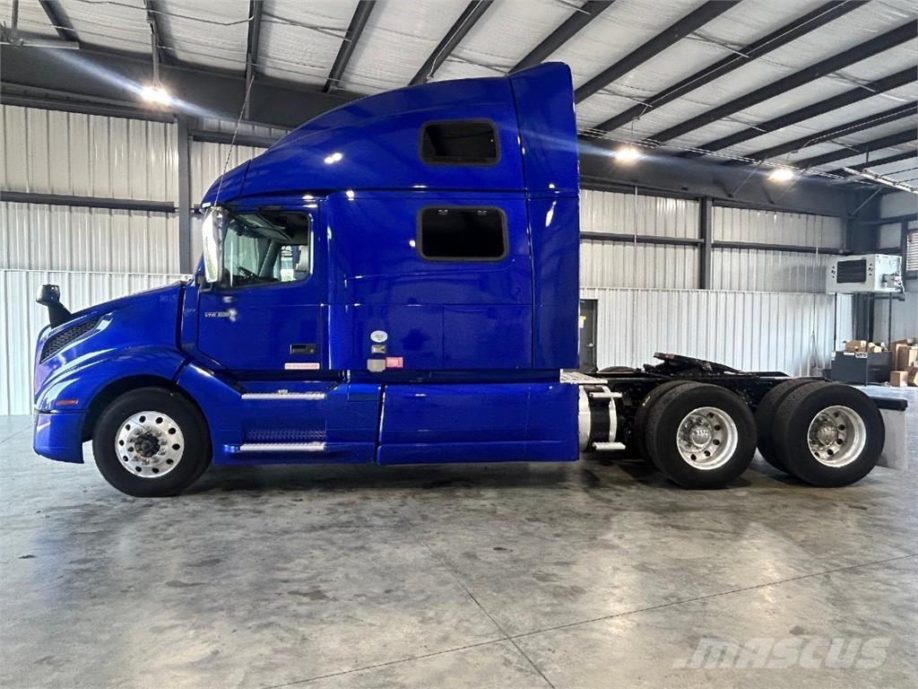 Volvo VNL860 Trekkers