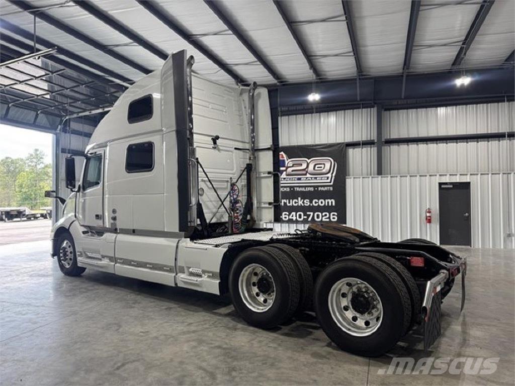 Volvo VNL860 Trekkers