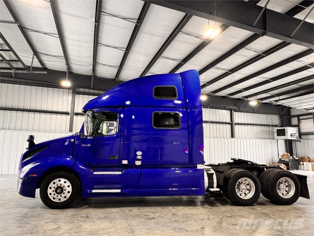 Volvo VNL860 Trekkers