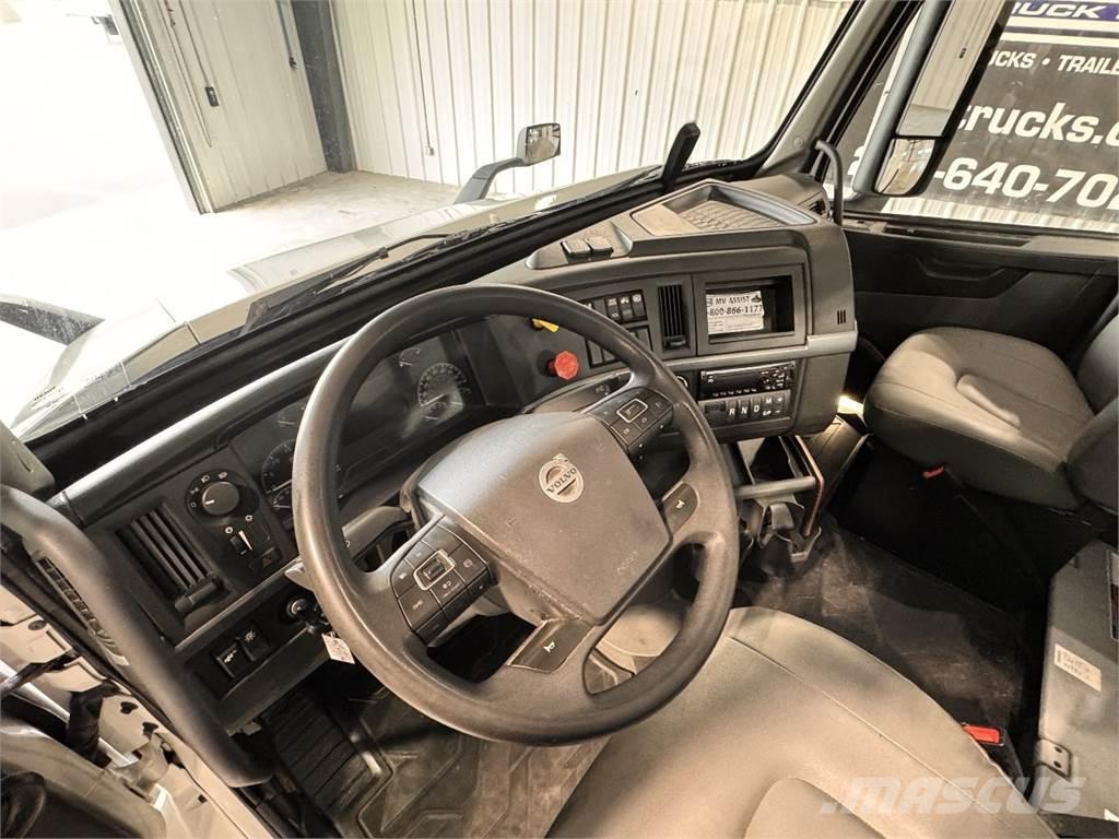Volvo VNR64T300 Trekkers