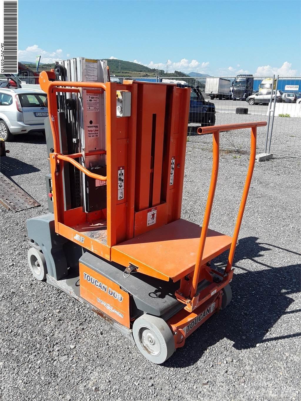 JLG Toucan duo Personenliften en invalideliften