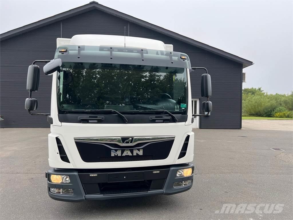 MAN TGL 12.220 Bakwagens met gesloten opbouw