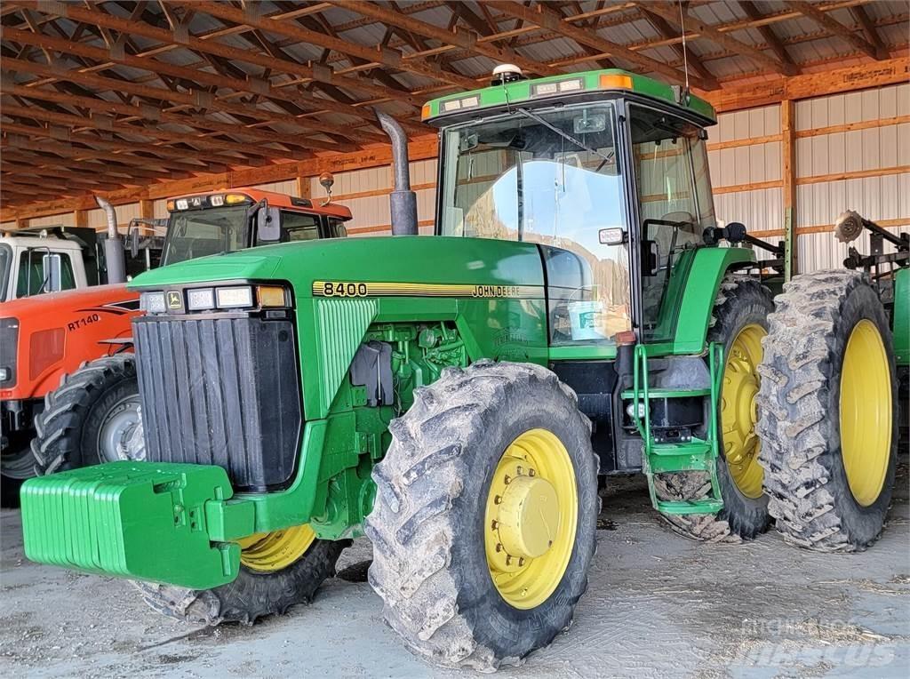 John Deere 8400 Tractoren