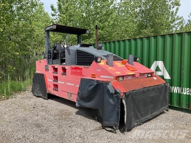Bomag BW 24 R Bandenwalsen