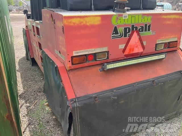 Bomag BW 24 R Bandenwalsen