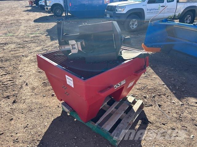 Boss  Zand- en zoutstrooimachines