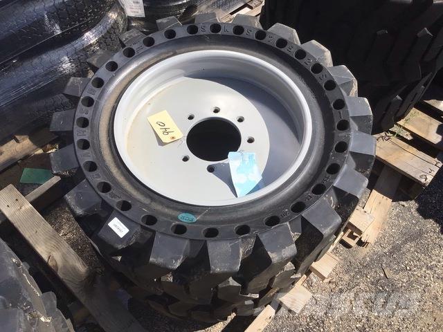  Camso SKS792S Banden, wielen en velgen