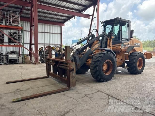 CASE 621DXT Wielladers