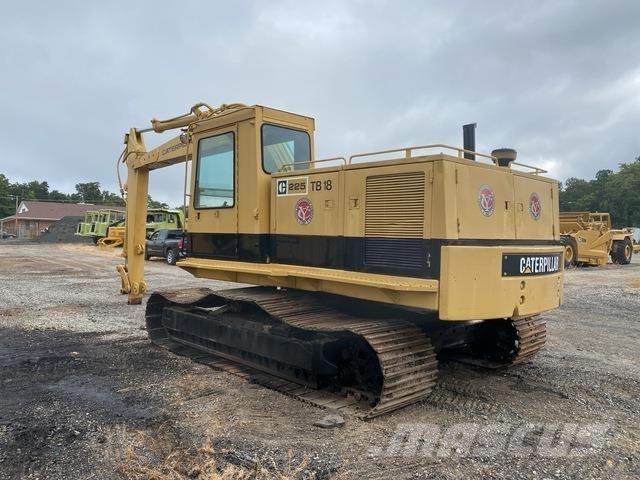 CAT 225 Rupsgraafmachines