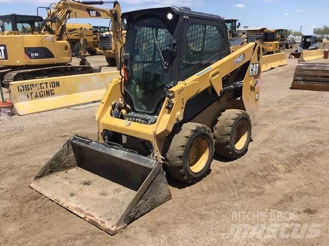 CAT 226D3 Schrankladers
