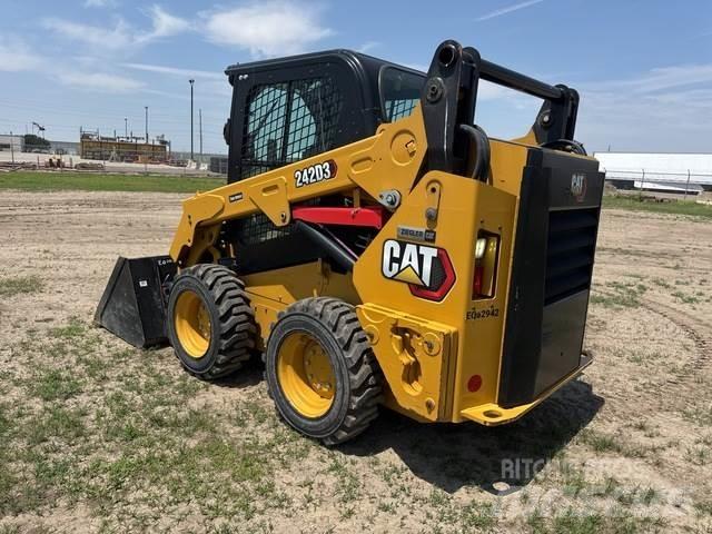 CAT 242D3 Schrankladers