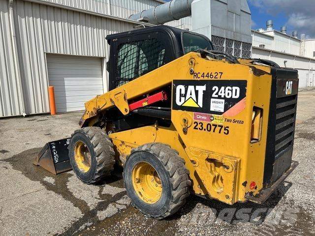 CAT 246D Schrankladers