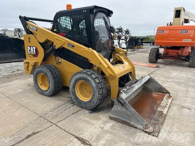 CAT 262D3 Schrankladers
